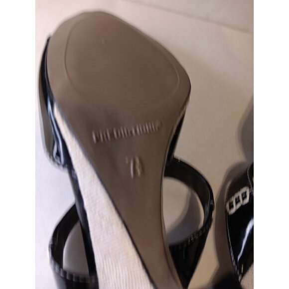 Predictions Women 7.5 Black and Tan 2000s Faux Patent Leather Sandal Slides Mule - Picture 7 of 11